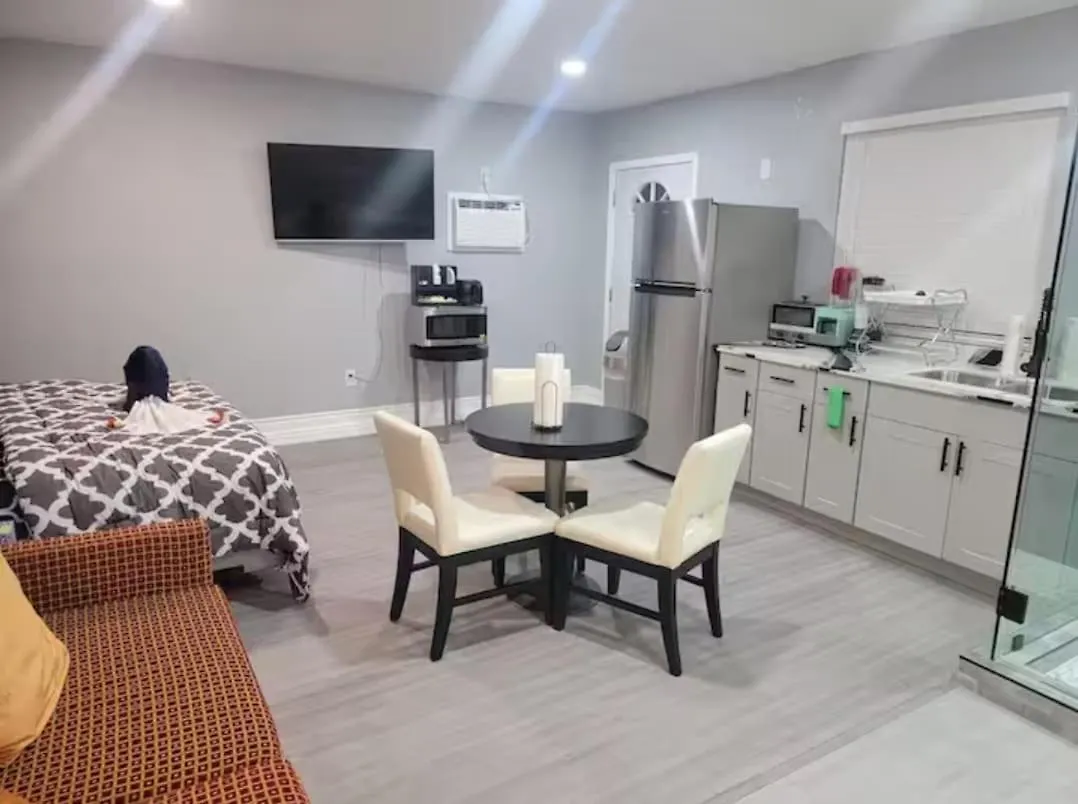 Cozy & Convenient Studio Living Las Vegas