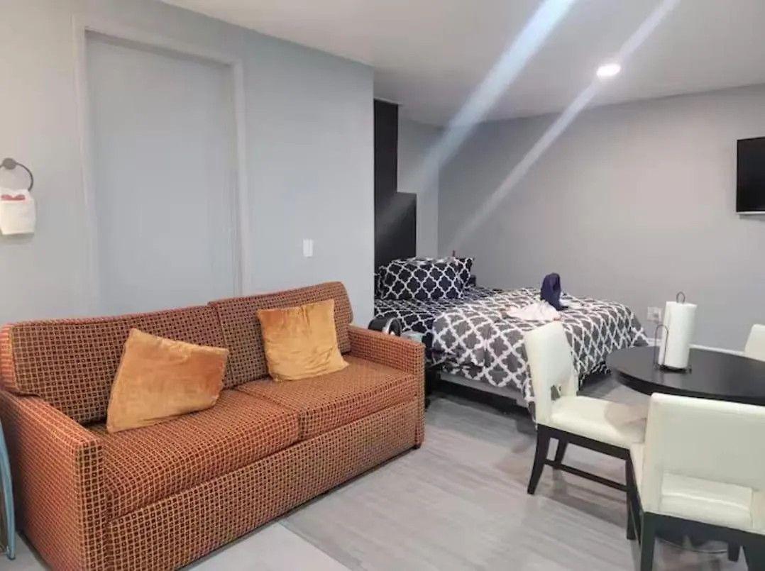 Cozy & Convenient Studio Living Las Vegas United States